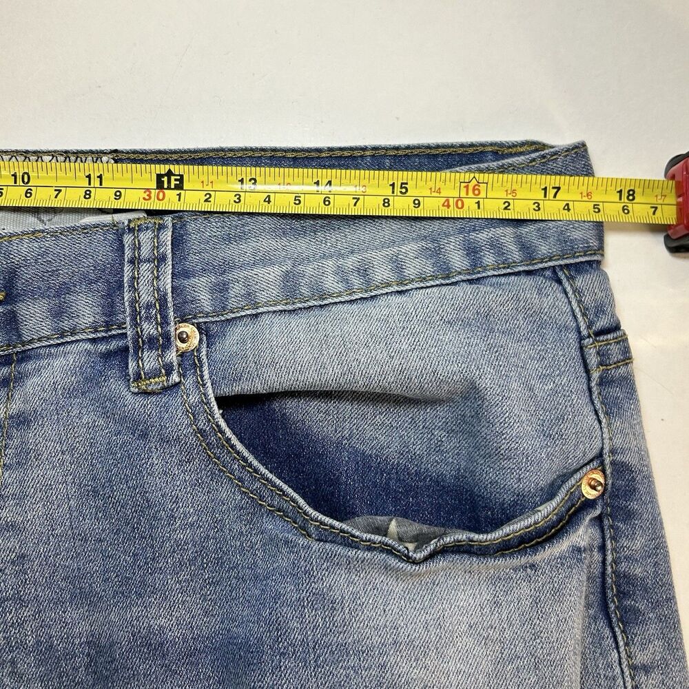 Winchester Jeans Mens Size 36/32 Blue Faded Distressed Destroyed Raw Hem - Picture 9 of 10